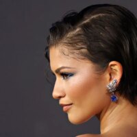 la raie sur le côté est de retour, et elle n&rsquo;a jamais été aussi cool