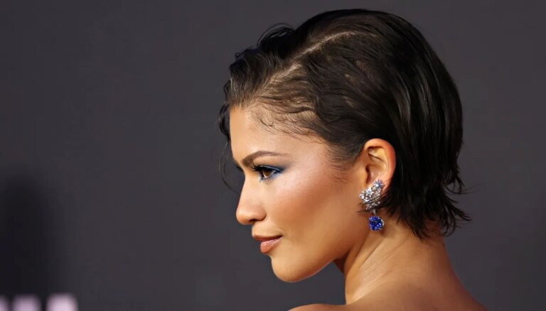 la raie sur le côté est de retour, et elle n&rsquo;a jamais été aussi cool