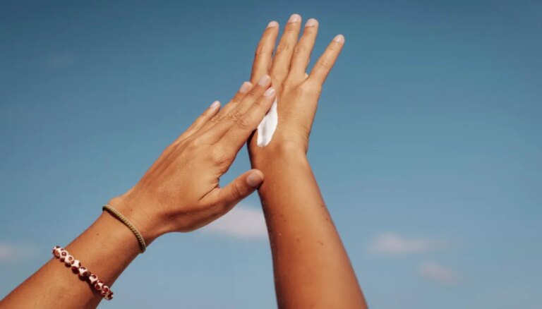Comment et pourquoi le soin du corps devient le rituel beauté incontournable de cet été : nouvelles tendances et produits low-cost à essayer