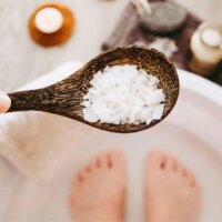 Comment prendre un bain de pieds froid contre la chaleur