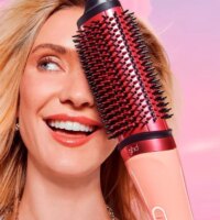 La brosse ghd Duet Blowdry en édition limitée est l&rsquo;aubaine de l&rsquo;été (maintenant en vente)