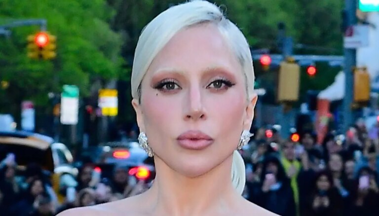 Lady Gaga montre son maquillage préféré : elle n&rsquo;a que trois produits (et cela ne prend qu&rsquo;une minute)