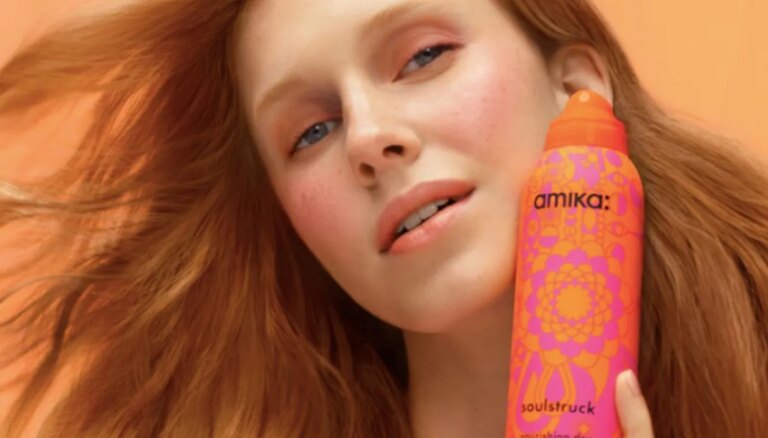 Le masque sans rinçage amika Soulstruck répare les cheveux abîmés en un seul spray