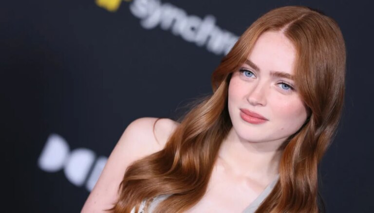Les cheveux sont teints en rouge (comme le feuillage) pour l&rsquo;automne. Les plus belles nuances à essayer