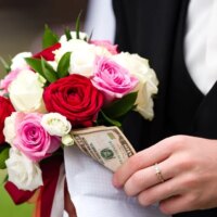 Liste de mariage, enveloppe ou IBAN : ce que dit l&rsquo;étiquette aujourd&rsquo;hui