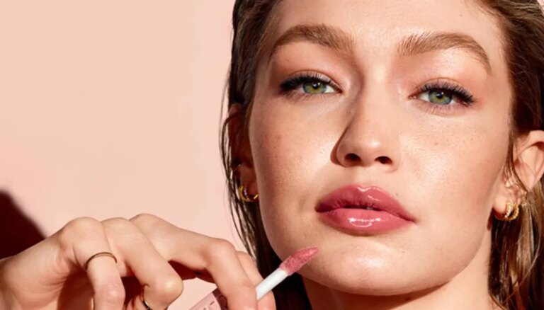 Maybelline Lifter Gloss : la revue du gloss à l&rsquo;acide hyaluronique