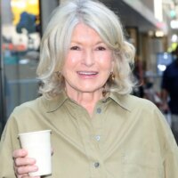 Un visage éclatant à tout âge avec l&rsquo;illuminateur pour le visage de Martha Stewart