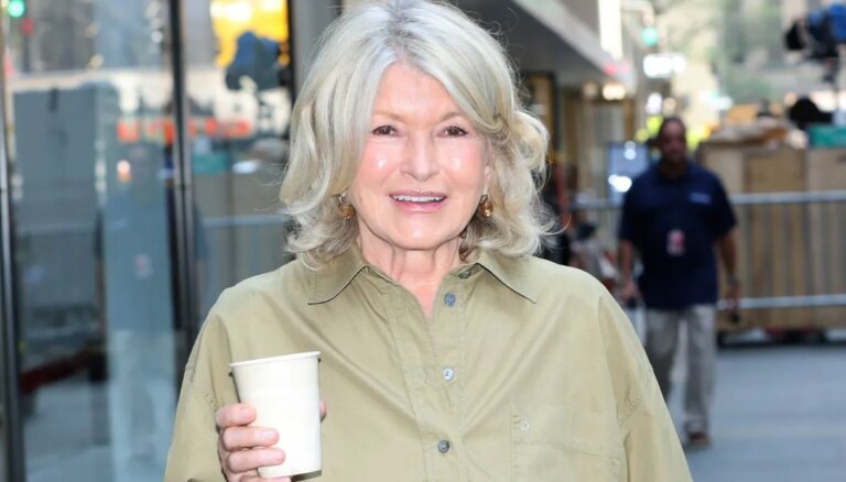 Un visage éclatant à tout âge avec l&rsquo;illuminateur pour le visage de Martha Stewart